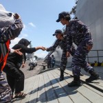 KRI Banjarmasin 592 angkut ratusan pemudik balik ke Jakarta-1682420438
