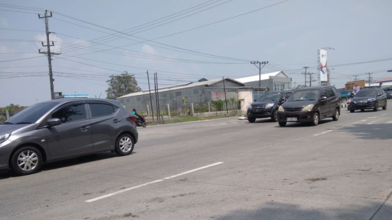Suasana lalu lintas di Jalan Lingkar Selatan Kudus, Jawa Tengah. ANTARA/Akhmad Nazaruddin Lathif