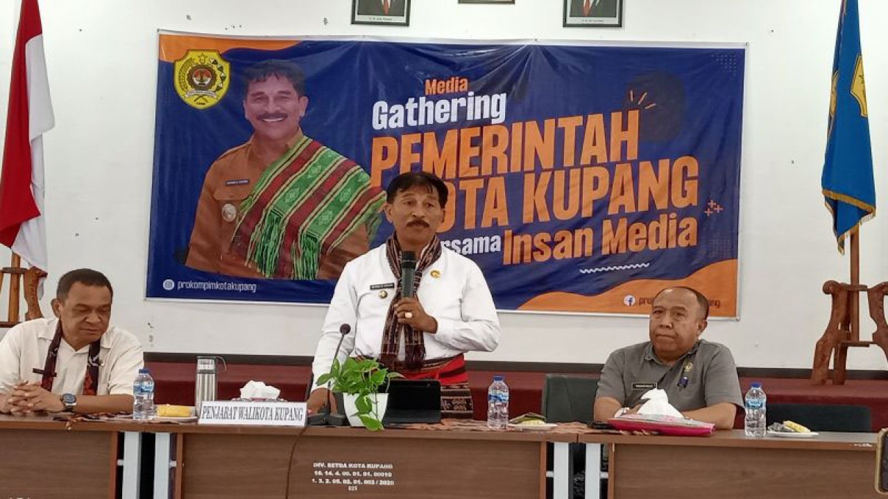 Penjabat Wali Kota Kupang Provinsi Nusa Tenggara Timur George Melkianus Hadjoh (ANTARA/Benny Jahang)