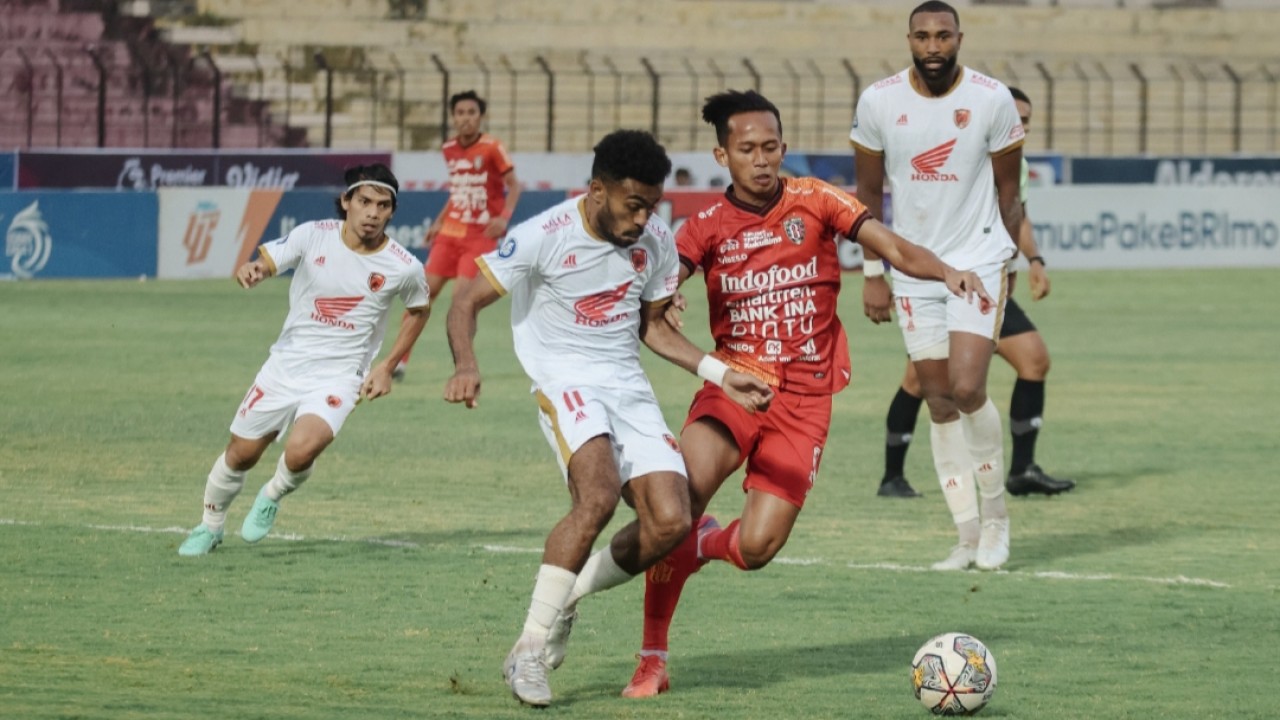 Laga Bali United vs PSM Makassar