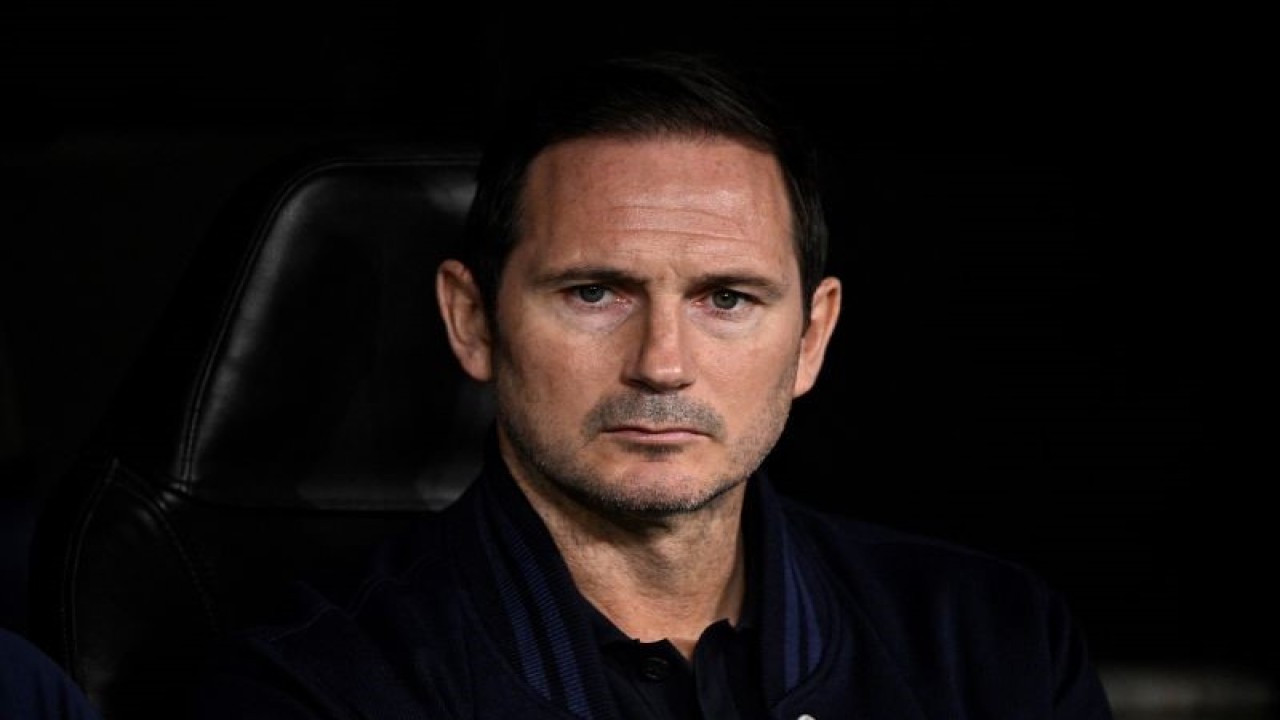 Arsip - Frank Lampard saat memimpin Chelsea dalam pertandingan leg pertama perempat final Liga Champions lawan Real Madrid, di Santiago Bernabeu pada 13 April 2023. ANTARA/AFP/JAVIER SORIANO