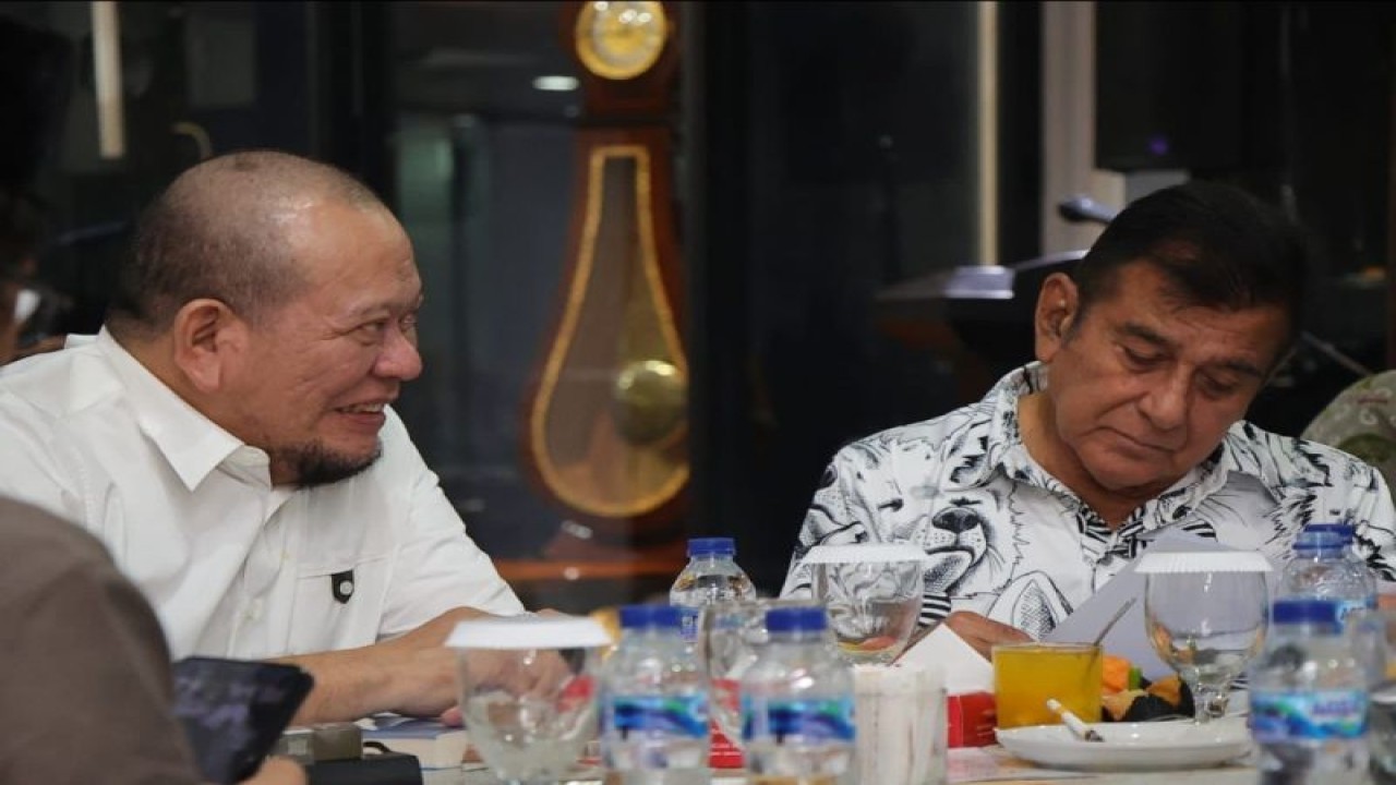 Ketua DPD RI AA LaNyalla Mahmud Mattalitti bersama Ketua Umum PB PGI K.P.H. Japto Soelistyo Soerjosoemarno di Jakarta, Minggu (2/4/2023). ANTARA/HO-Biro Pers, Media, dan Informasi LaNyalla