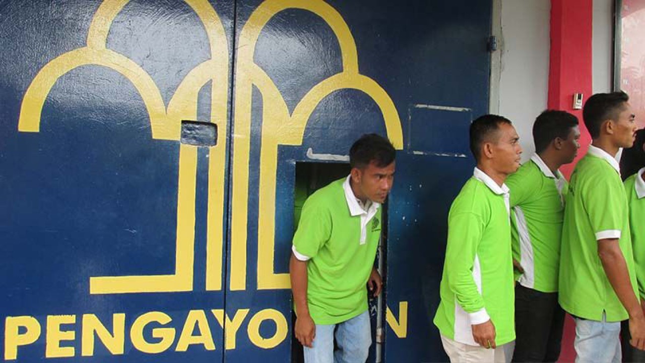 Dokumentasi - Sejumlah narapidana Lapas Lhoknga menghirup udara bebas setelah mendapat asimilasi dalam rangka pencegahan COVID-19 di Lapas Lhoknga, Aceh Besar. ANTARA/M Haris SA