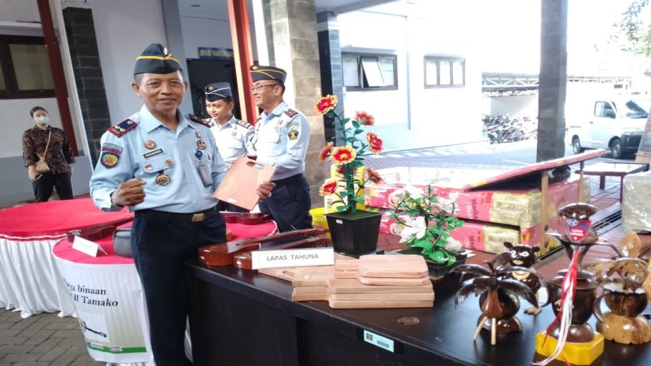 Kepala Lapas Tahuna Suharno. ANTARA/Jorie Darondo