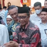 Mahfud MD tegaskan belum waktunya masuk ke arena bursa cawapres-1682838052