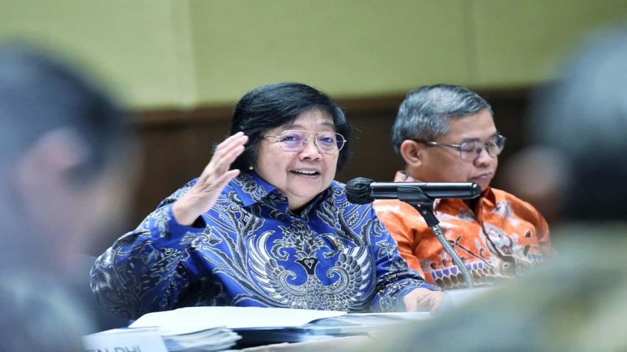 Menteri Lingkungan Hidup dan Kehutanan Siti Nurbaya Bakar. (ANTARA/HO-Kementerian LHK)