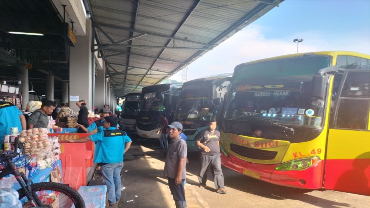 Suasana Terminal Terpadu Merak, Banten, Rabu (26/4/2023). ANTARA/ Walda