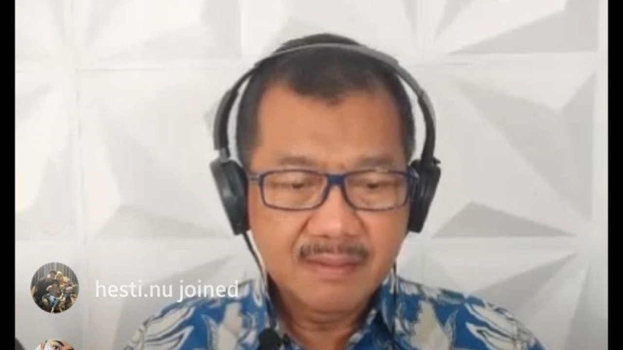 Tangkapan layar dr. Iman Firmansyah dalam diskusi mengenai cara pencegahan penularan malaria saat mudik yang diikuti secara daring di Jakarta, Rabu (12/4/23) (ANTARA/Sean Filo Muhamad)