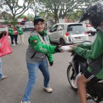 Mitra Grab Malang isi Ramadhan dengan tausiyah dan bagikan takjil-1681198185
