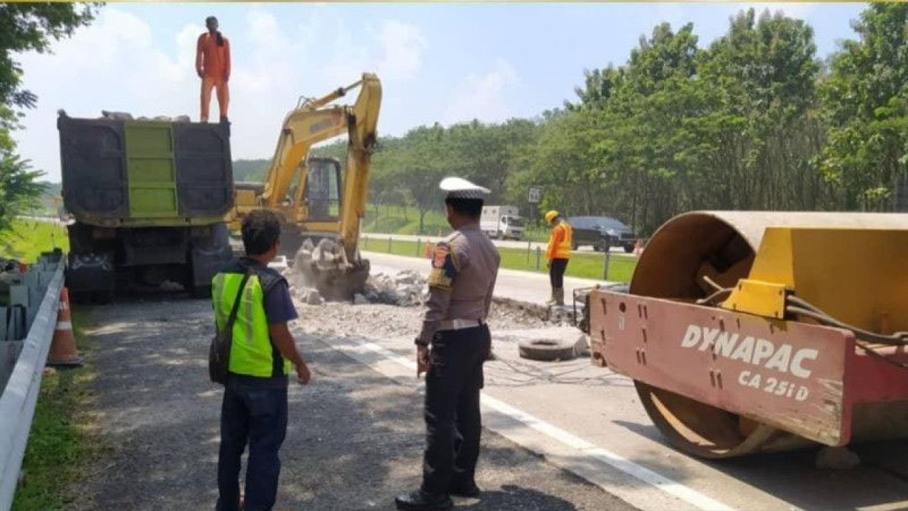 pengecekan kesiapan jalur mudik di wilayah Jawa Barat, baik jalur arteri maupun jalur alternatif, guna mengantisipasi kemacetan saat pelaksanaan mudik Lebaran 2023.