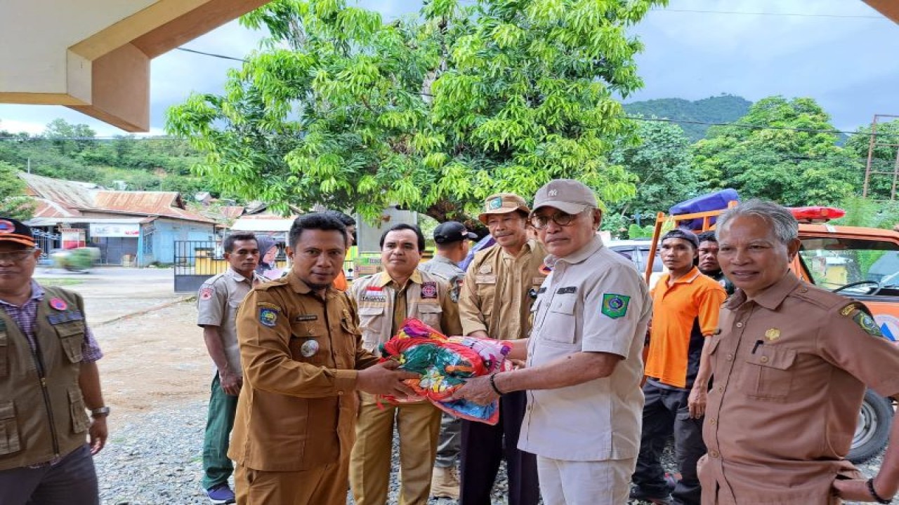 Bantuan dari pemerintah sudah disalurkan kepada korban banjir di Kabupaten Bima, Nusa Tenggara Barat. (ANTARA/Humas BPBD Bima)