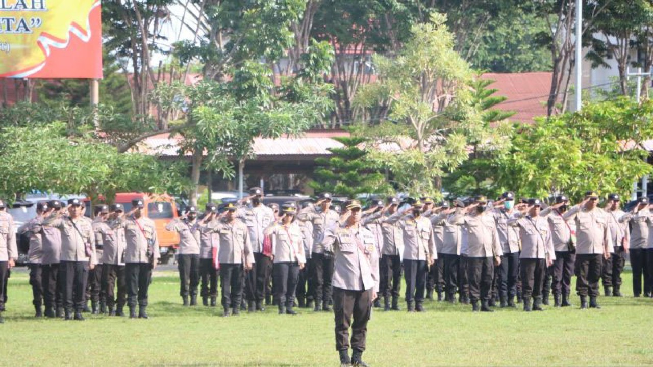 Arsip. Sejumlah personel Polda NTT mengikuti upacara di Lapangan Polda NTT. ANTARA/Kornelis Kaha