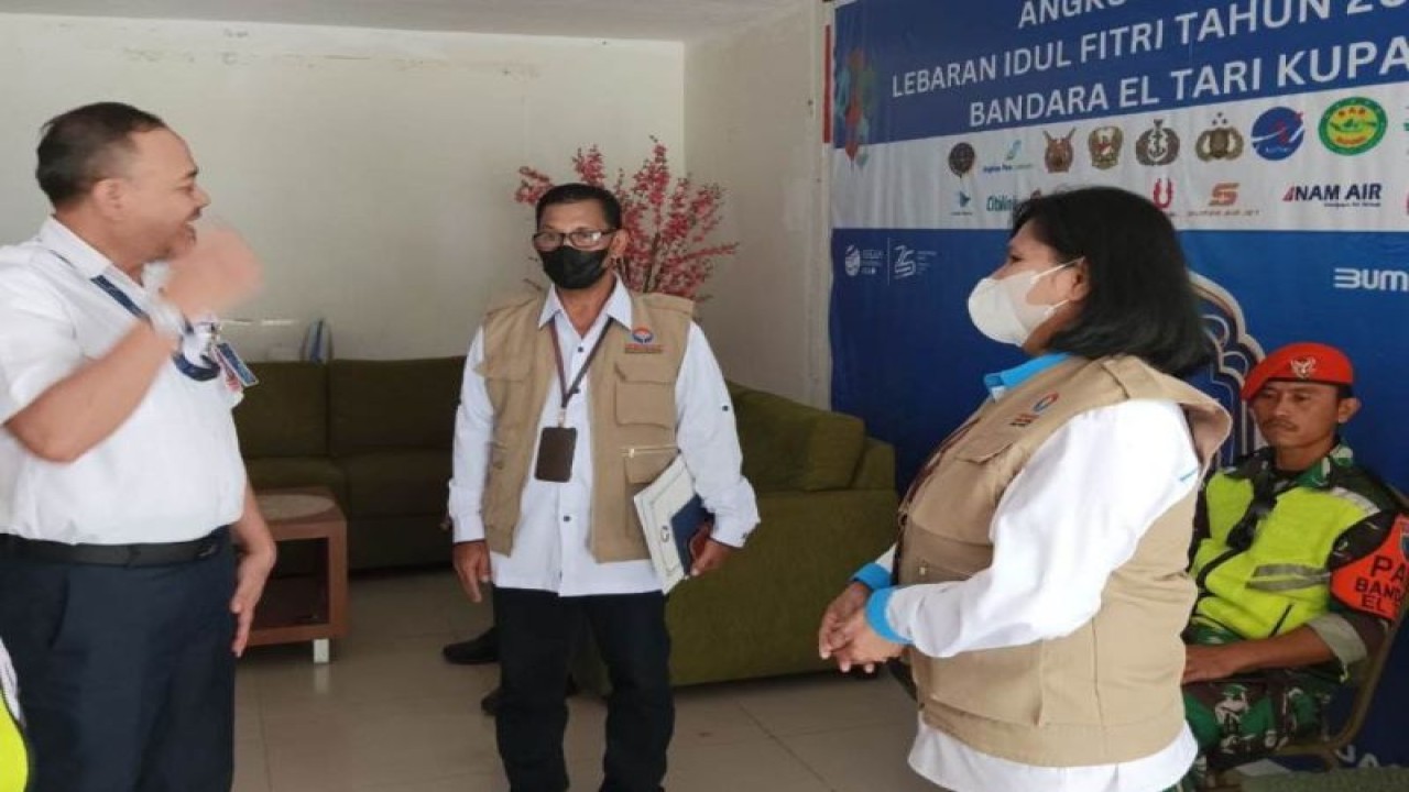Tim Ombudsman RI Perwakilan Provinsi NTT memantau kesiapan pelayanan publik di Bandara El Tari Kupang, NTT, Senin (17/4/2023). (ANTARA/HO-Humas Ombudsman RI Perwakilan NTT)