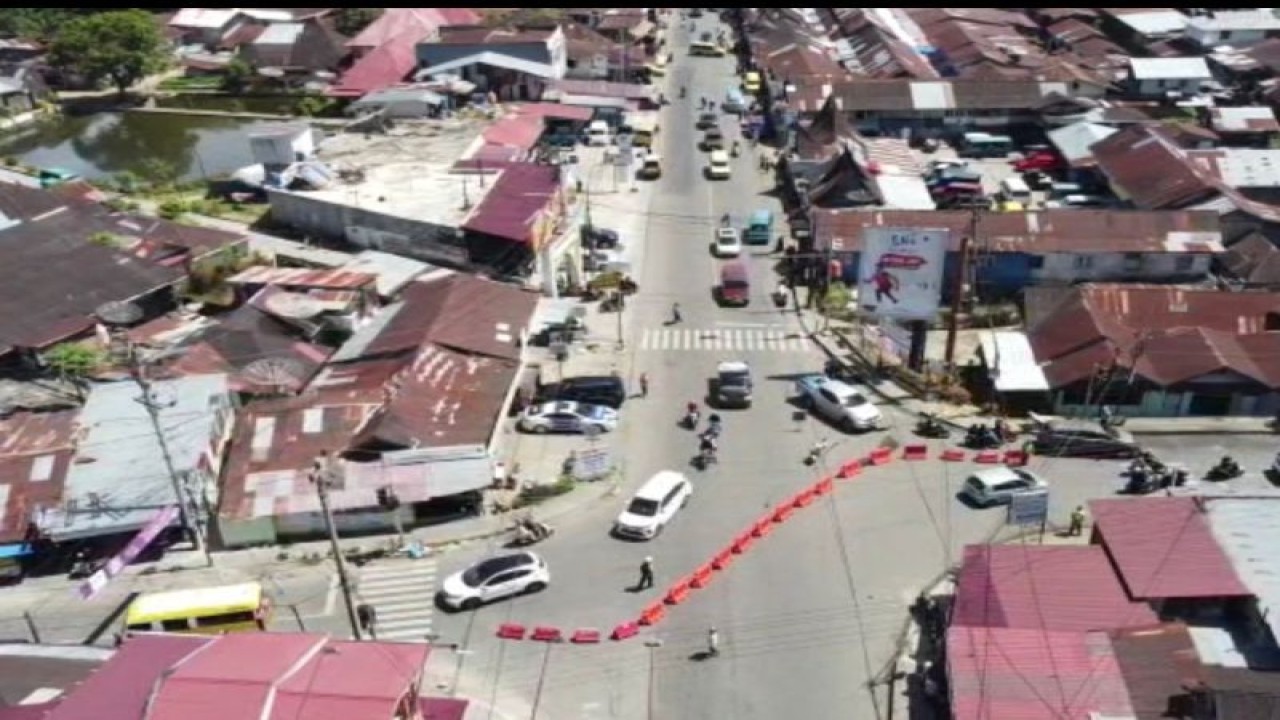 Situasi di Simpang Padang Lua pada Kamis (20/4) pukul 10.45 WIB (ANTARA/HO Ditlantas Polda Sumbar)