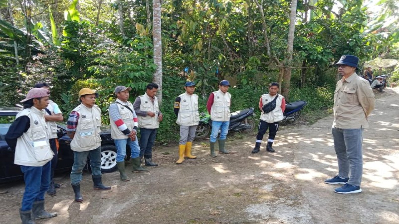 BKSDA Sumbar saat melatih Tim Patroli Anak Nagari (PAGARI) di Kabupaten Agam dalam rangka upaya mewujudkan masyarakat yang aman dan dapat hidup berdampingan dengan satwa liar khususnya harimau Sumatera.