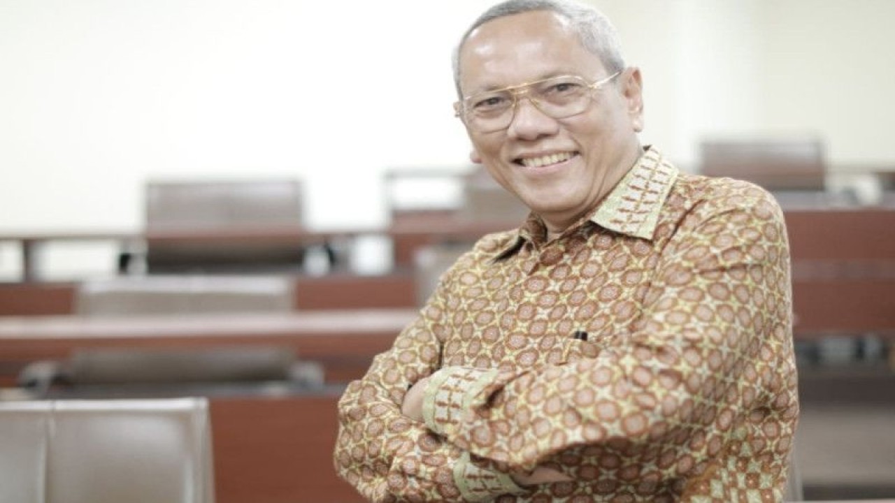 Pakar kesehatan yang juga Direktur Pasca-Sarjana Universitas YARSI Profesor Tjandra Yoga Aditama. (ANTARA/Dokumen pribadi).