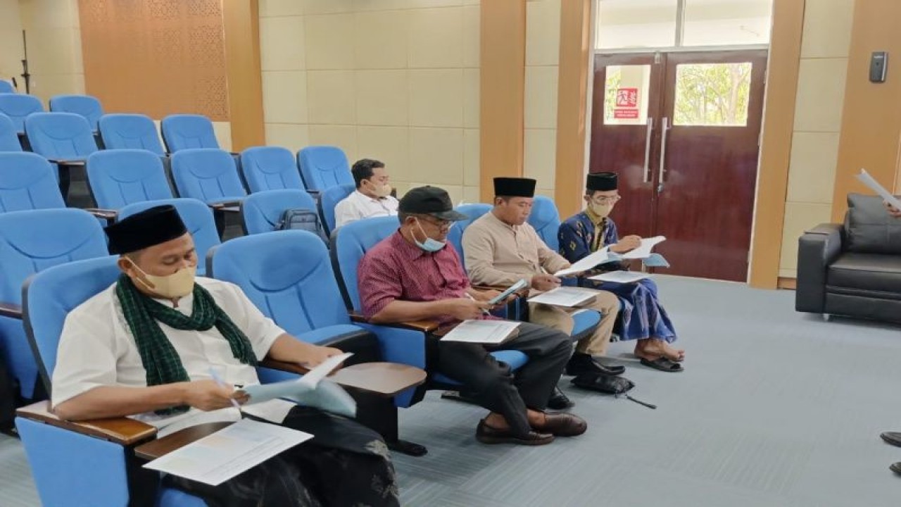 Para Bacaleg saat melakukan pemeriksaan kesehatan di RSUD Praya, Lombok Tengah, Nusa Tenggara Barat (ANTARA/Humas RSUD Praya)