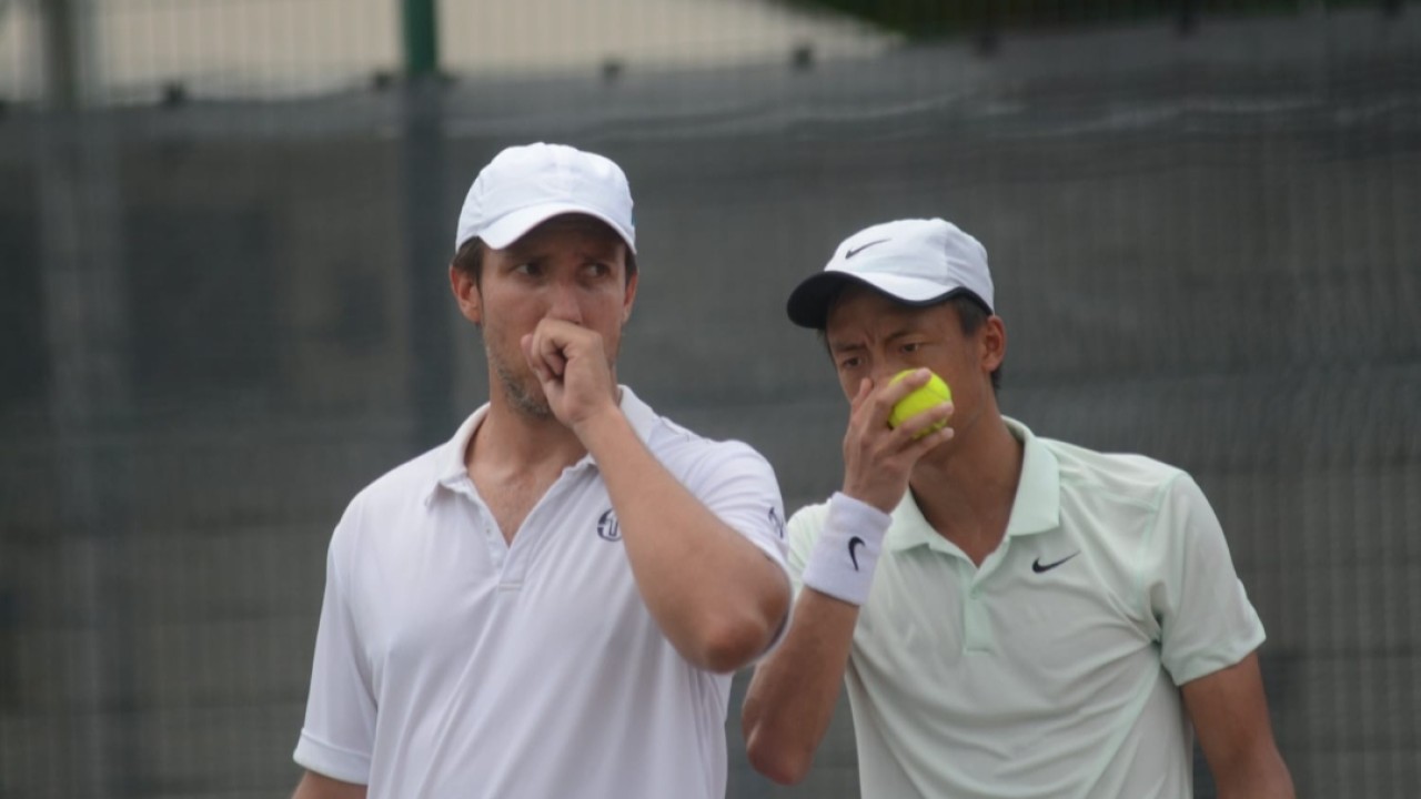 Pasangan ganda Igor Sijsling dan Justin Barki