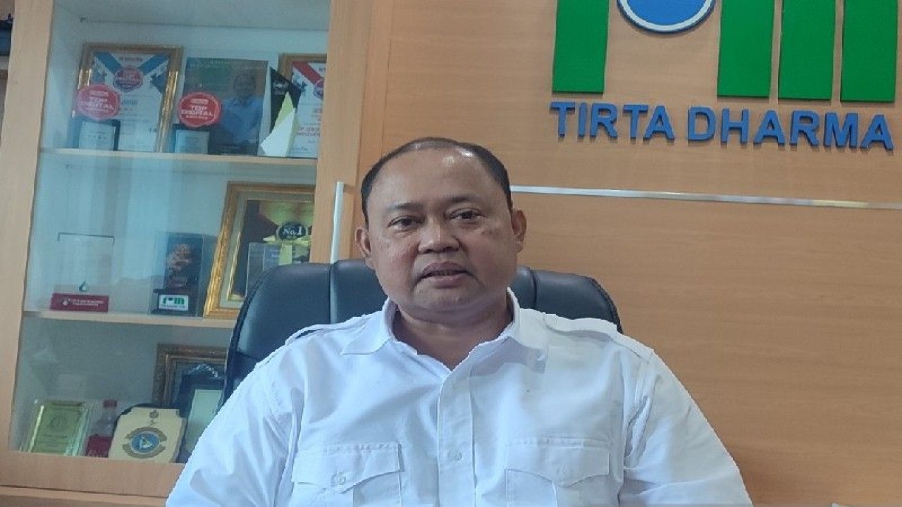 Direktur PDAM Jayapura Entis Sutisna. ANTARA/Evarukdijati