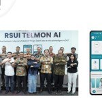 Pejabat rumah sakit berfoto bersama pada acara peluncuran platform layanan telemedicine RSUI Telmon AI. (ANTARA/HO Humas RSUI)-1681467229