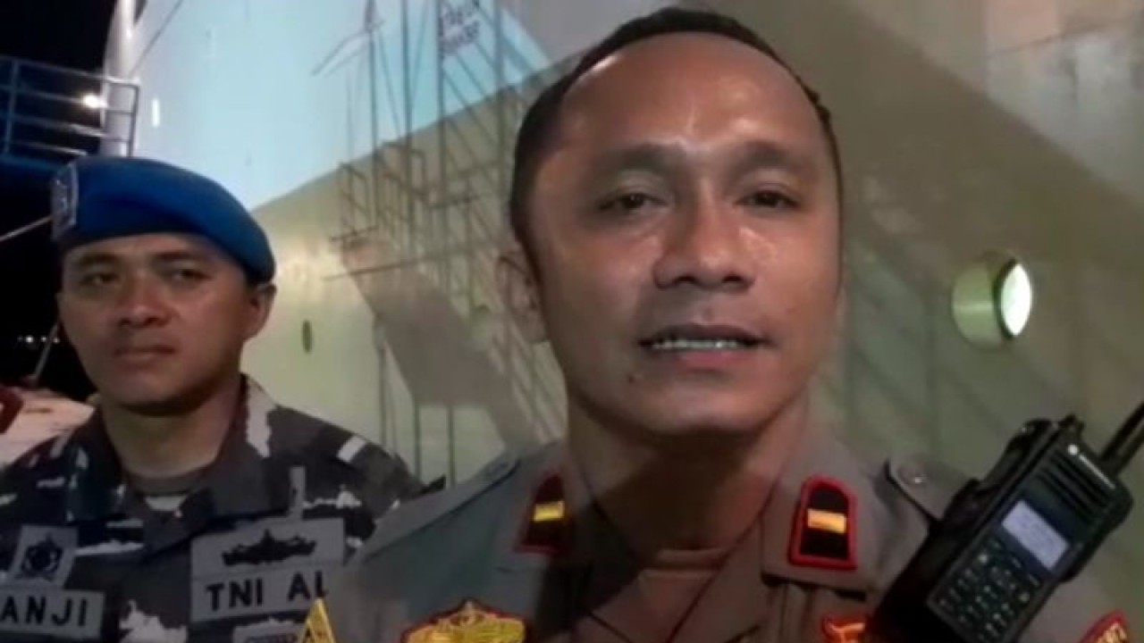 Kepala Polsek (Kapolsek) Kawasan Pelabuhan Pantoloan Ipda Lexy Tumonglo di Palu, Sulawesi Tengah, Jumat (14/4/2023). ANTARA/Rangga Musabar