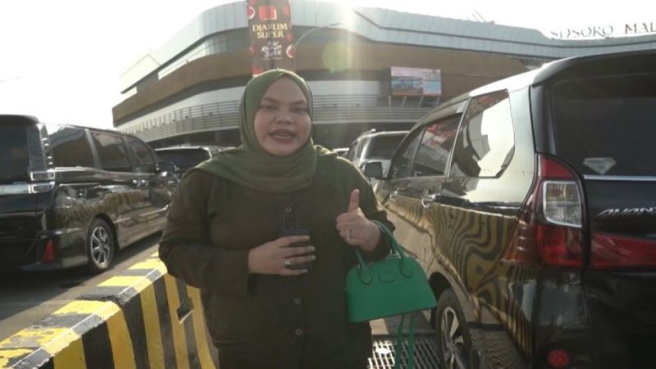 Muzdalifah, warga yang melakukan mudik di Pelabuhan Bakauheni, Lampung, mengapresiasi atas pengamanan dan pelaksanaan Mudik Lebaran 2023 yang aman dan lancar, Kamis (27/4/2023). ANTARA/HO-Divisi Humas Polri