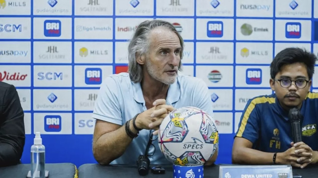 Pelatih kepala Dewa United FC, Jan Olde Riekerink
