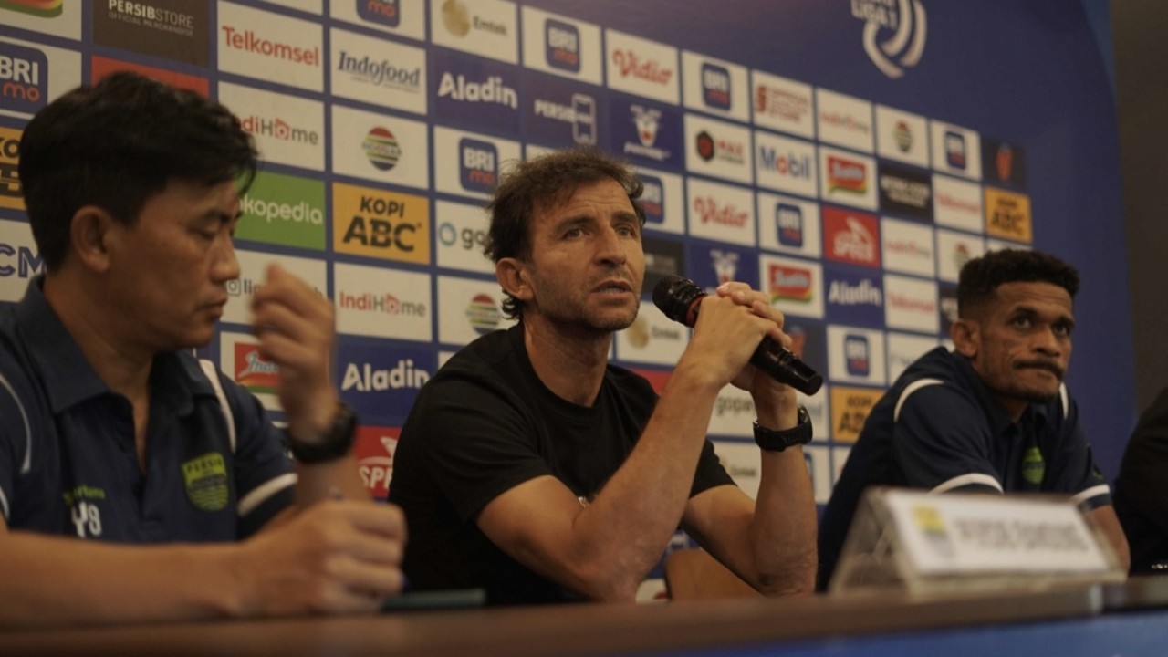 Pelatih Persib, Luis Milla