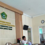 Pelayanan pendaftaran JCH di kantor Kementerian Agama Kabupaten Lombok Tengah, Nusa Tenggara Barat (ANTARA/Akhyar)-1682667287