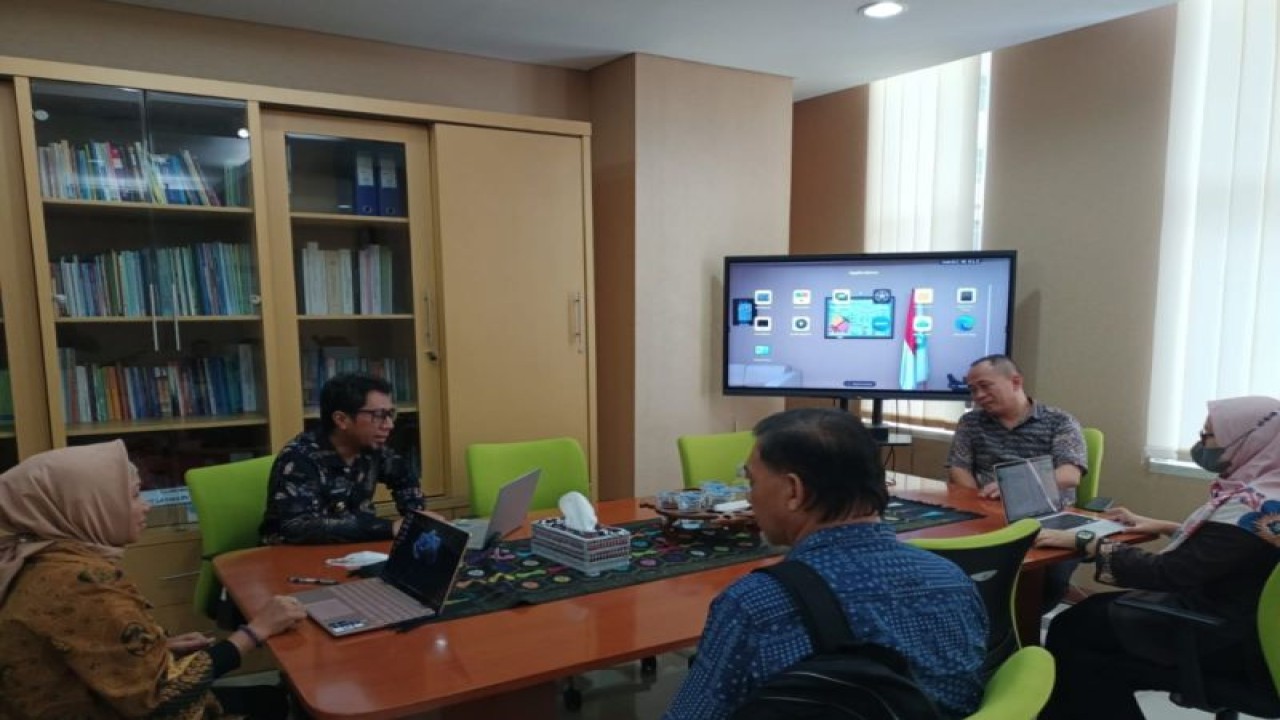 Pertemuan Bupati Banggai Kepulauan Ihsan Basir dengan Deputi Perlindungan Anak Kementerian PPPA, Nahar. (ANTARA/HO-Prokopim Setda Pemkab Bangkep)