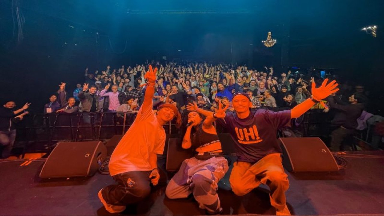 Penampilan Yacko dan Tuan Tigabelas di IM3 Collabonation To The World (ANTARA/HO)