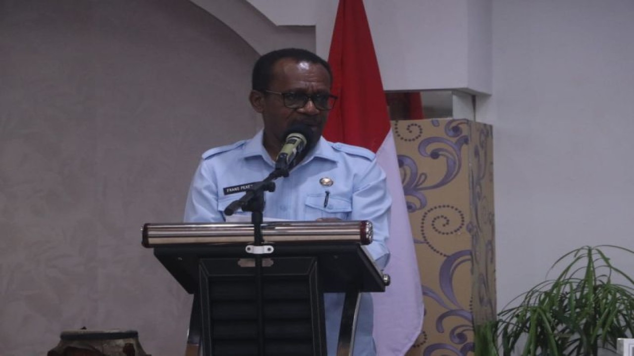 Penjabat Wali Kota Jayapura Frans Pekey (ANTARA/HO-Humas Pemkot Jayapura)