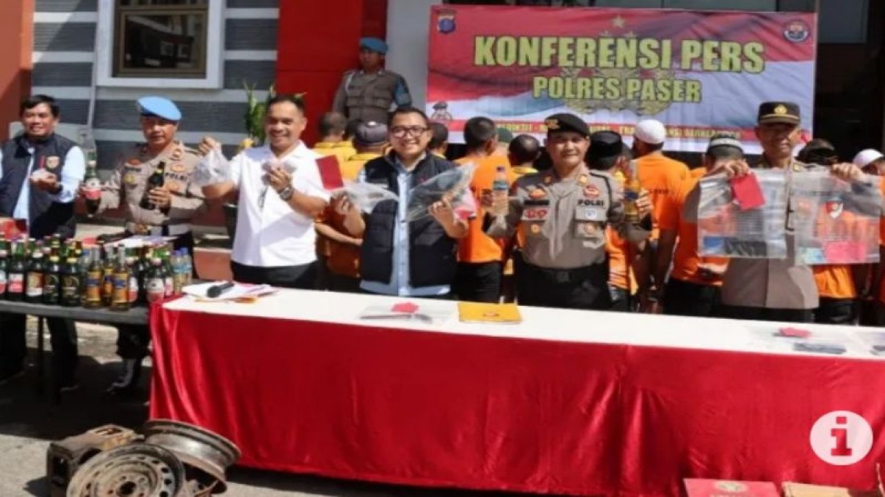 Polres Paser gelar konferensi pers terkait hasil ungkap kasus selama Operasi Pekat Mahakam 2023. (ANTARA/R. Wartono)