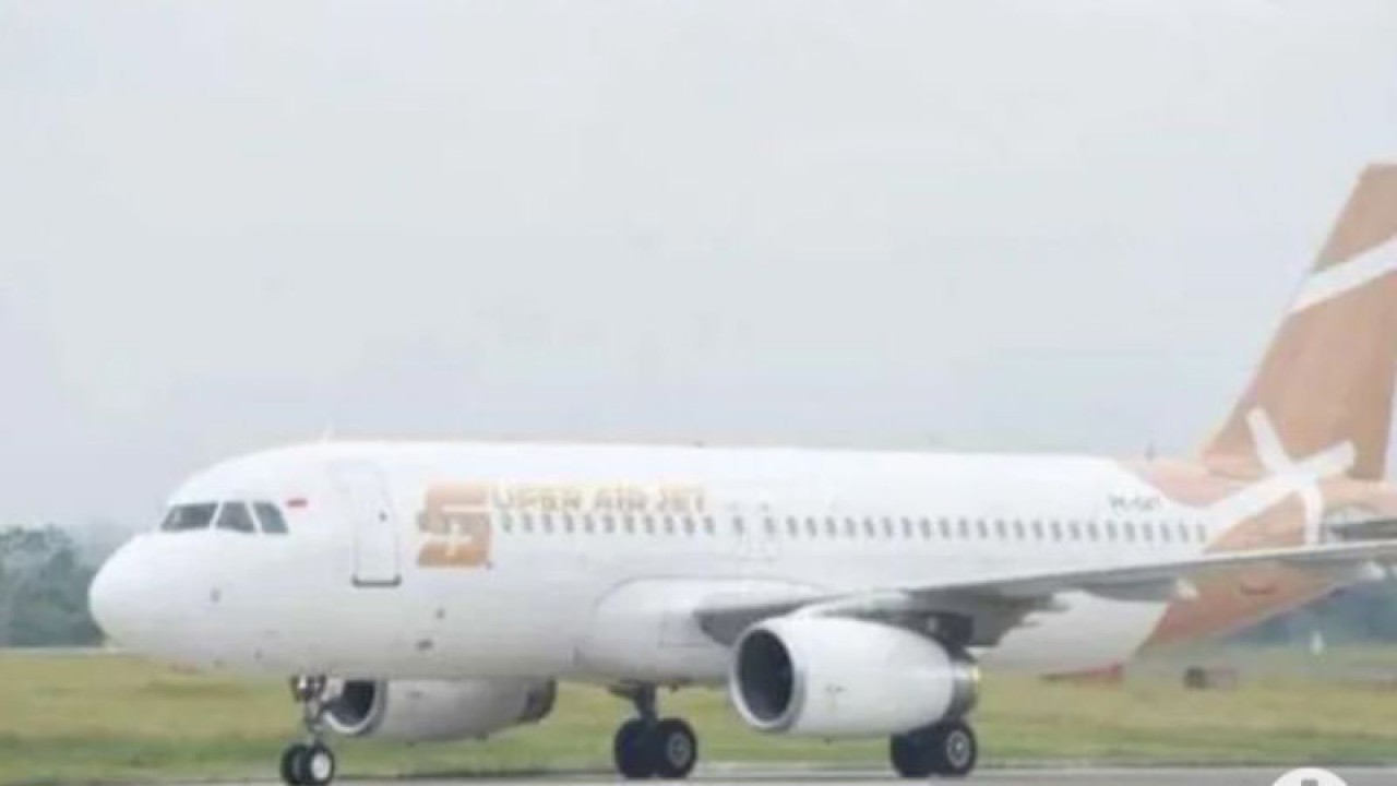 Pesawat Super Air Jet merupakan salah satu maskapai yang banyak ditumpangi di Bandara APT Pranoto Samarinda. ANTARA/HO-Bandara APT Pranoto.