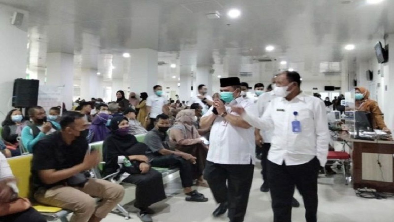 Plh Sekda Kobar Juni Gultom sidak ke RSUD Imanuddin Pangkalan Bun. (ANTARA/Dokumentasi Pribadi)