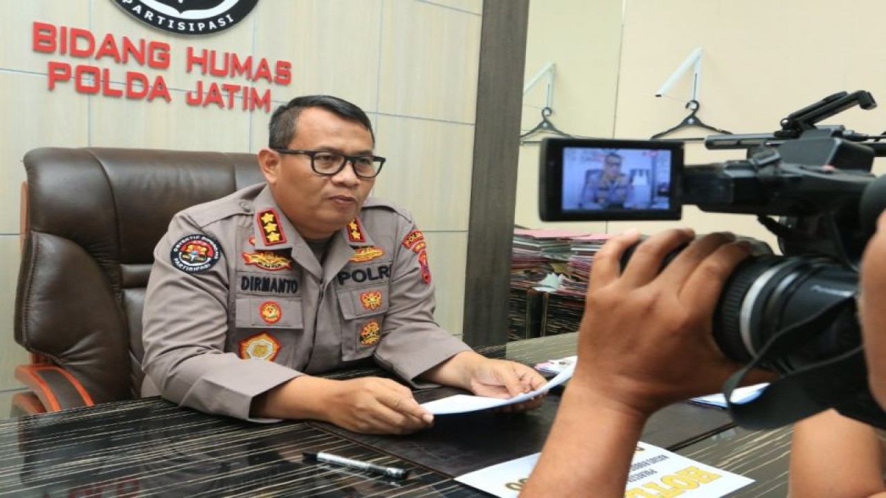 Kepala Bidang Hubungan Masyarakat Kepolisian Daerah Jawa Timur Komisaris Besar Polisi Dirmanto. (ANTARA/HO-Bidhumas Polda Jatim)