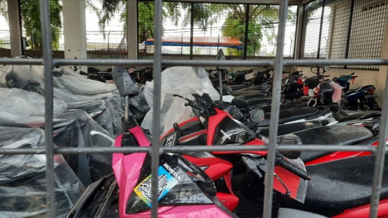 Ilustrasi - Kepolisian Resor Kota (Polresta) Tangerang, Polda Banten membuka penitipan kendaraan  secara gratis bagi warganya yang ingin mudik lebaran pada Ramadhan 1444 Hijriah/2023 Masehi. (ANTARA/Azmi)