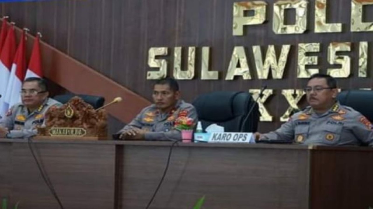 Polda Provinsi Sulawesi Barat (Sulbar) menggelar latihan pra operasi ketupat Marano 2023 dalam rangka pengamanan lebaran hari raya idul fitri 1444 hijriah, di Mamuju, Minggu (16/4/2023) ANTARA Foto/M Faisal Hanapi