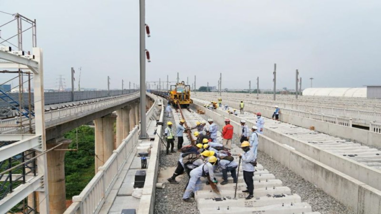 Proyek pembangunan Kereta Api Cepat Jakarta-Bandung (KCJB). ANTARA/HO-KCIC