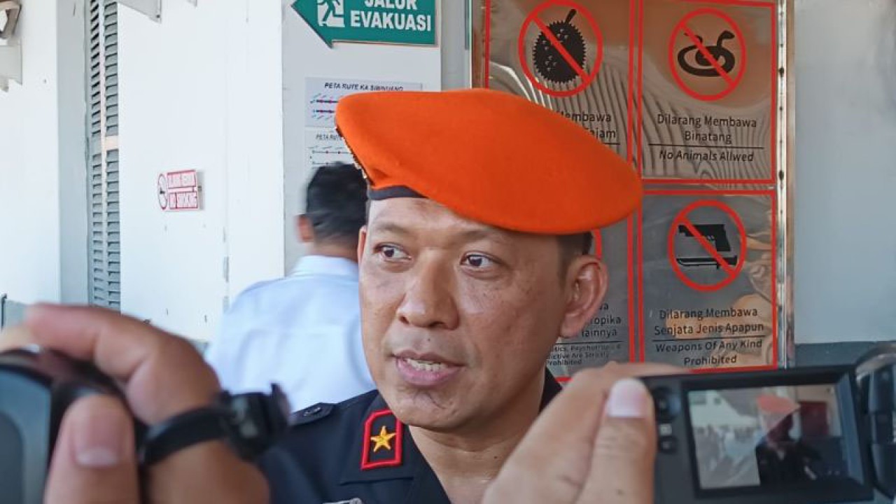 Vice President PT KAI (Persero) Divisi Regional II Sumbar Sofan Hidayah. (ANTARA/Miko Elfisha)