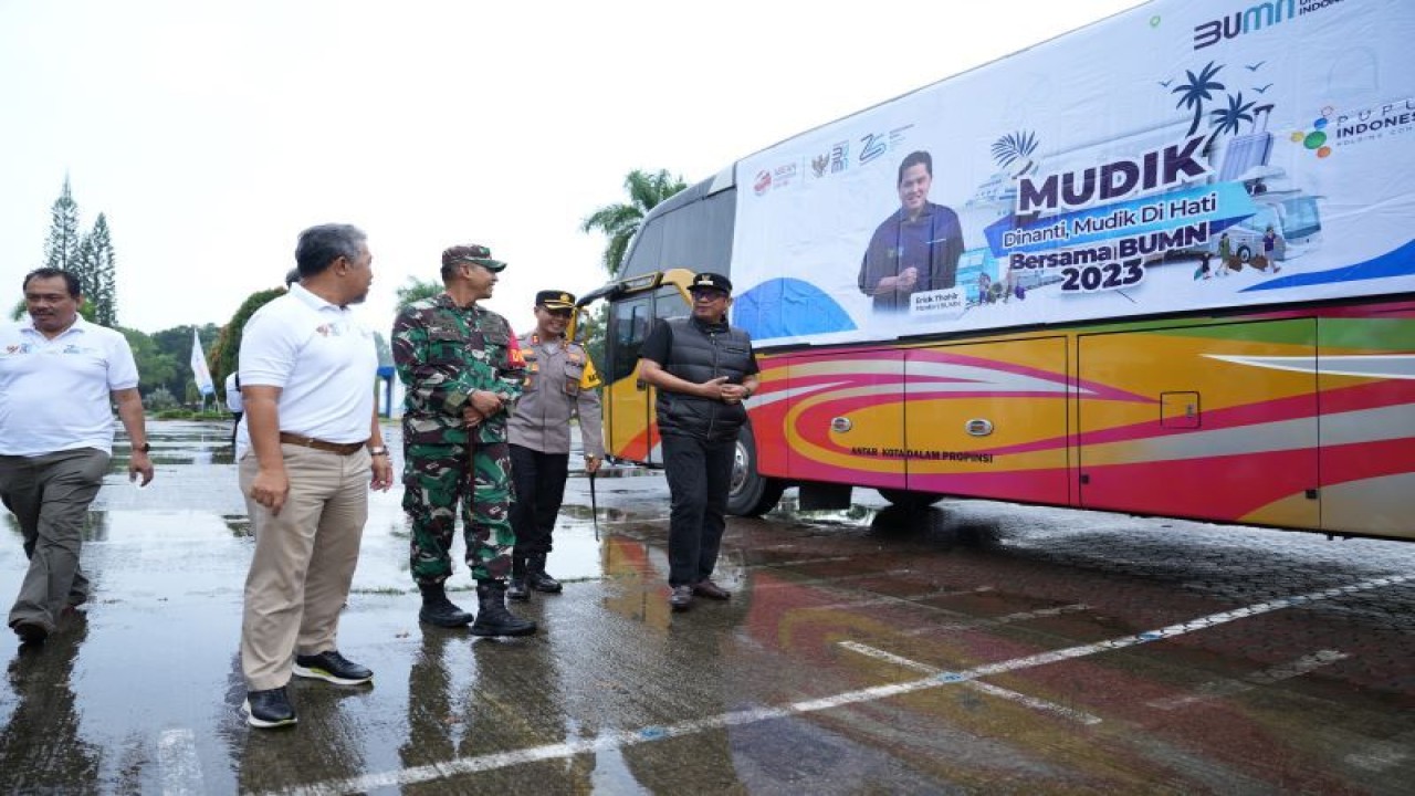 PT Pupuk Kalimantan Timur (Pupuk Kaltim) memberangkatkan 200 pemudik dari Bontang dan Samarinda melalui program Mudik Gratis Bersama BUMN. ANTARA/HO - Pupuk Kaltim