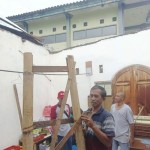 Sejumlah rumah rusak akibat dilanda angin kencang di kota Batu-1682676347