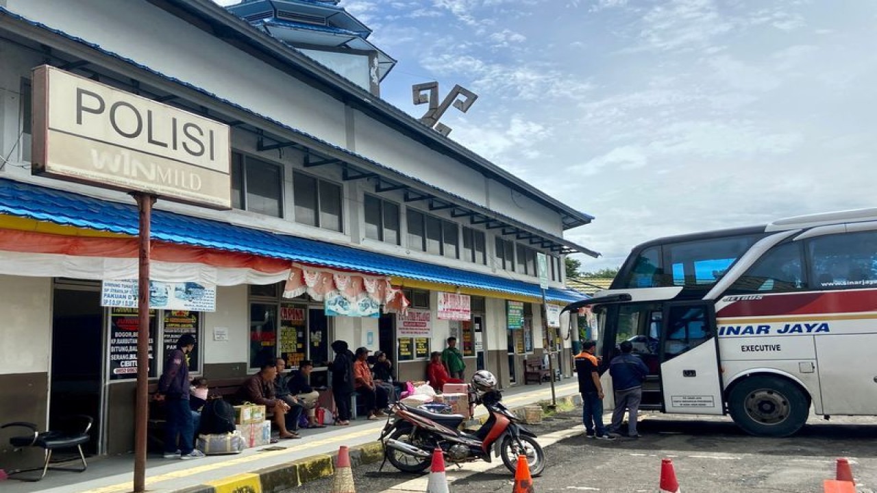Suasana di Terminal Tipe A Rajabasa Bandarlampung (ANTARA/M.S Taufiqurrahman)