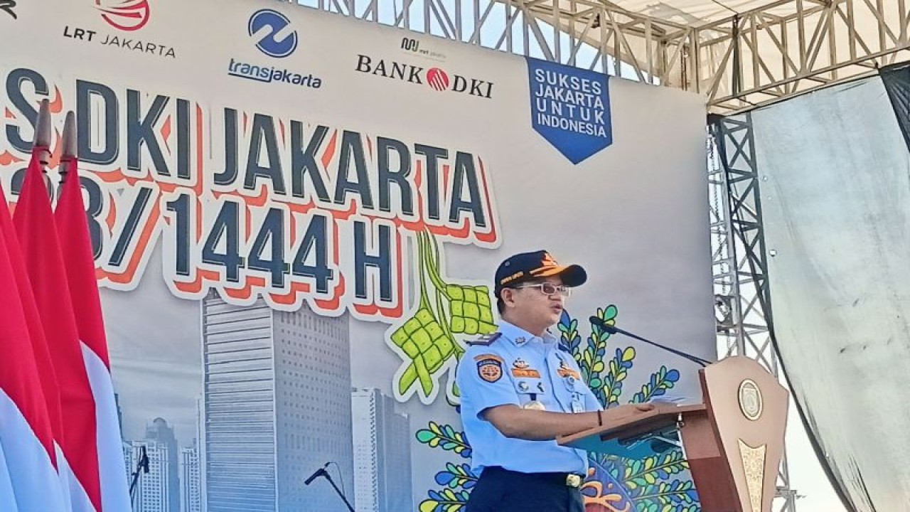 Kepala Dinas Perhubungan DKI Jakarta Syafrin Liputo saat memberikan sambutan dalam acara pelepasan mudik gratis DKI Jakarta Tahun 2023/1444 H di kawasan Monas, Jakarta Pusat, Senin (17/4/2023). (ANTARA/Siti Nurhaliza)