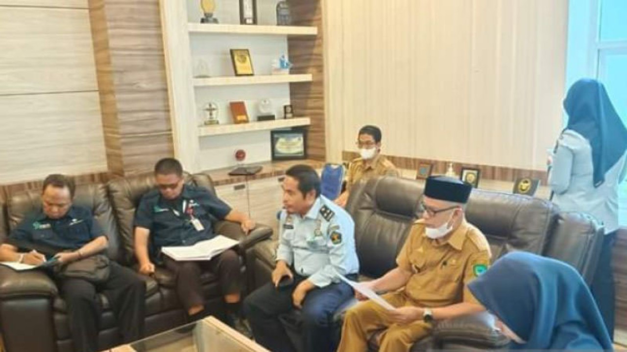 Tim Perancang Ahli Madya Kanwil Kemenkumham Sulsel rapat fasilitasi harmonisasi Ranperda Kawasan Pemukiman Kumuh Kabupaten Maros. ANTARA/HO/Kemenkumham Sulsel