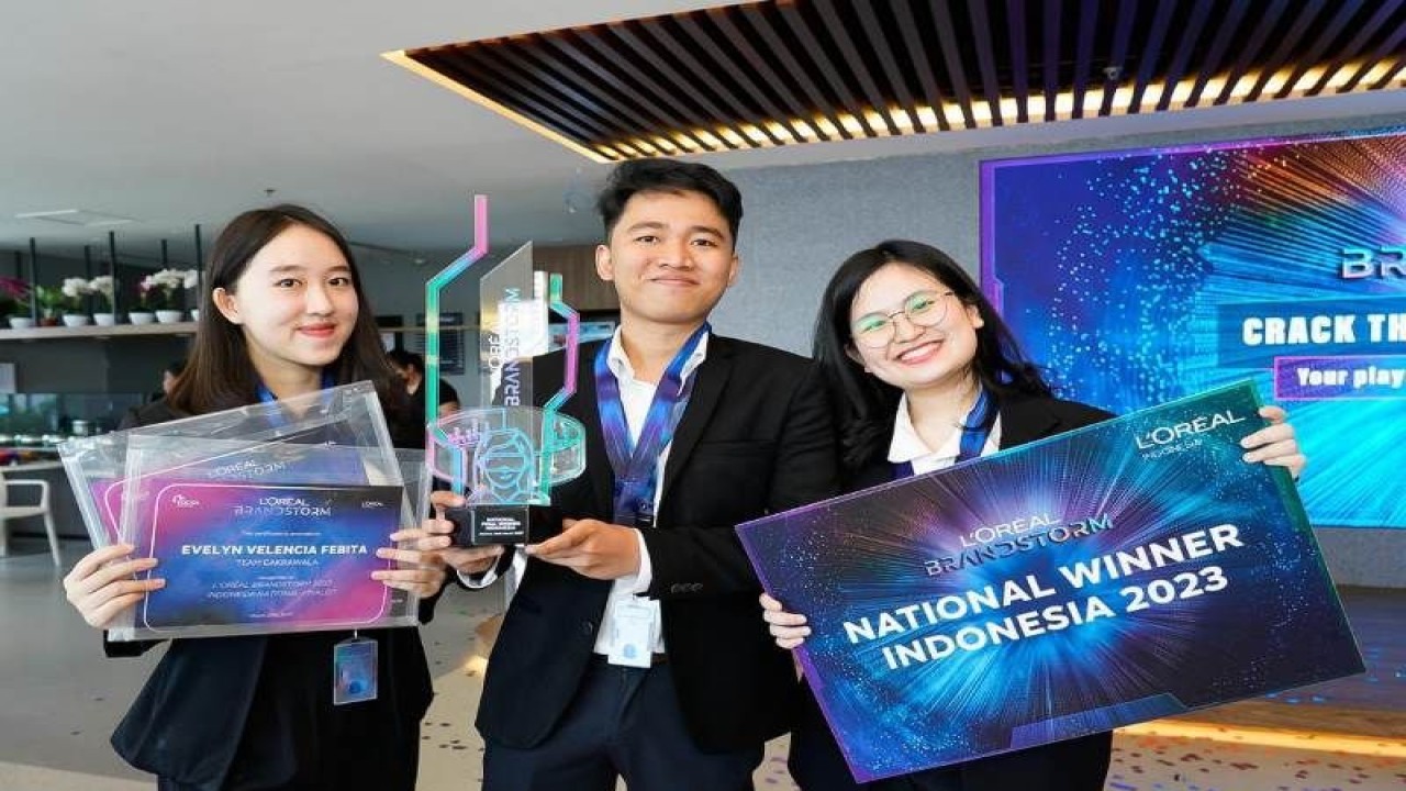 Tim Cakrawala Universitas Indonesia (UI) menjuarai kompetisi dengan aplikasi PERFY yang mereka kembangkan.(ANTARA/HO Humas UI)