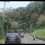Titik kemacetan terjadi di Air Terjun Lembah Anai, namun tidak terlalu parah. (ANTARA/Miko Elfisha)-1682410109