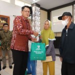 TKPK Sleman berikan bantuan logistik kepada lansia miskin-1681301356
