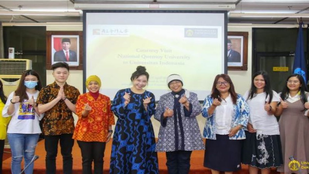 Pimpinan UI ketika menerima kunjungan delegasi National Quemoy University (NQU) Taipei, Taiwan, di Gedung Rektorat UI, Depok, Jabar, Senin (10/4/2023). (FOTO ANTARA/HO: Humas UI)