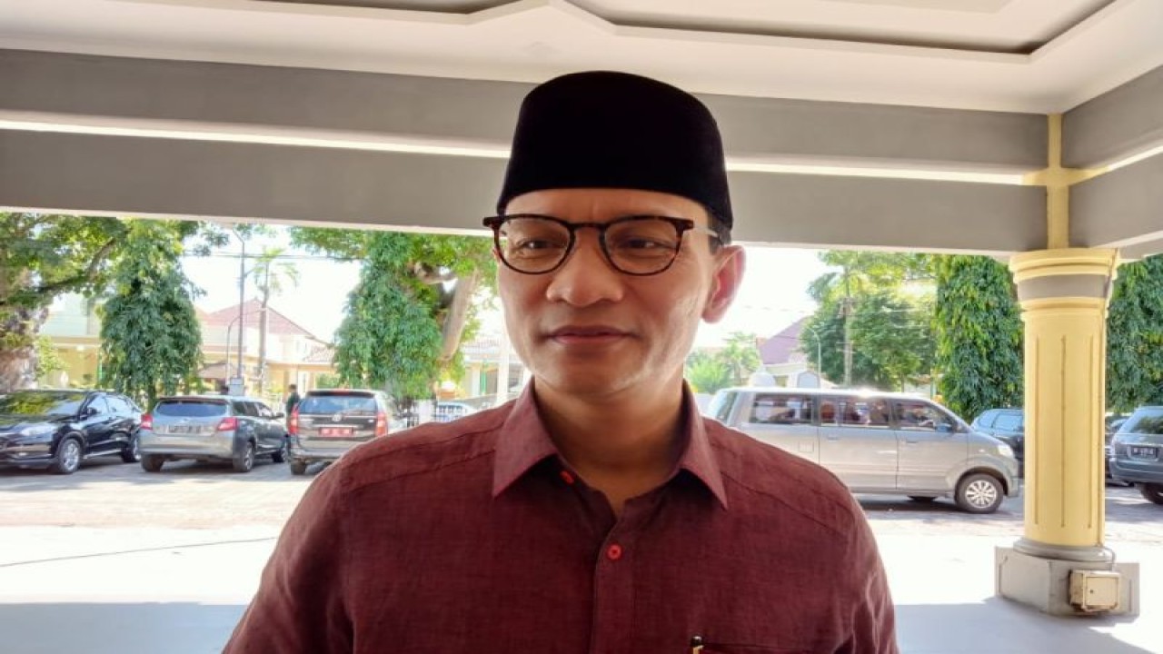 Wali Kota Mataram H Mohan Roliskana. (ANTARA/Nirkomala)